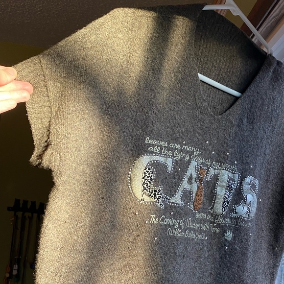 Vintage Cats Fuzzy Top - Picture 2 of 5